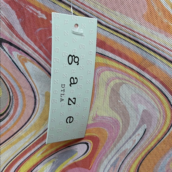 Gaze Sheer Multicolor Swirl Crop Top - Picture 2 of 9